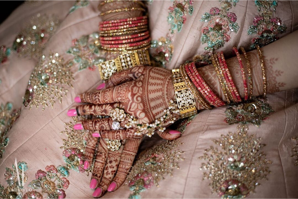 25 Bridal Bangle Stack Designs Without Choodas!